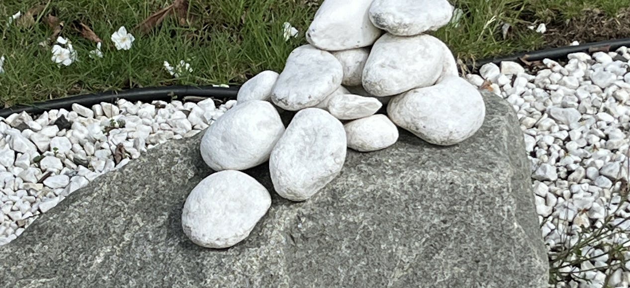 5fba6322b36d Stacked stones garden